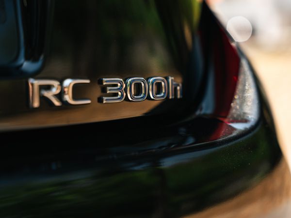 LEXUS RC RC 300h Black Edition