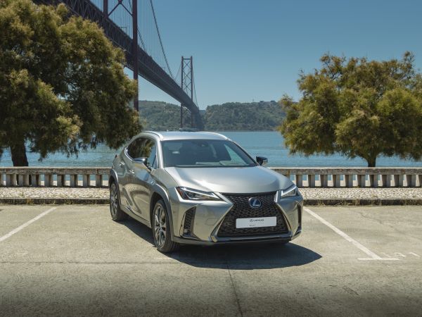 LEXUS UX 250h F Sport