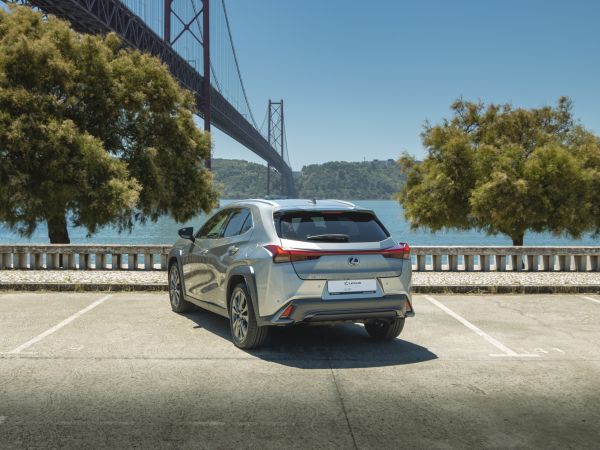 LEXUS UX 250H UX 250h F Sport