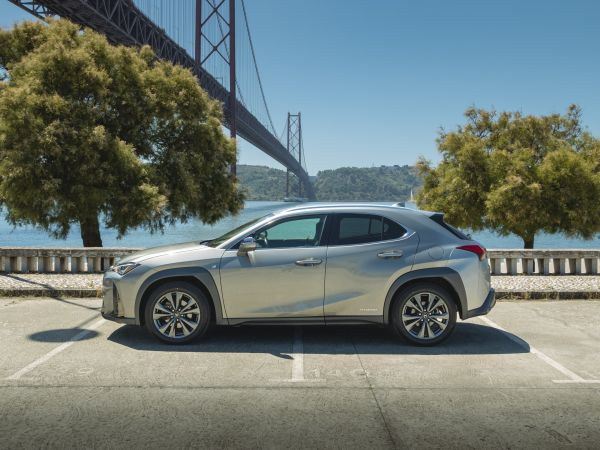 LEXUS UX 250h F Sport