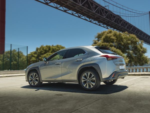 LEXUS UX 250h F Sport