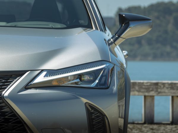 LEXUS UX 250h F Sport