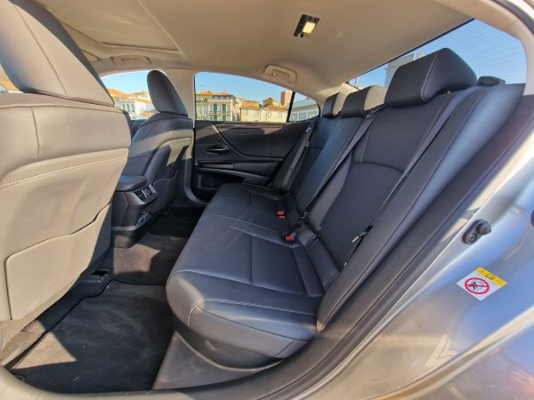 LEXUS ES ES 300h Business