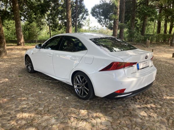 LEXUS IS 300h F Sport