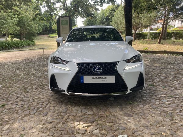 LEXUS IS 300h F Sport