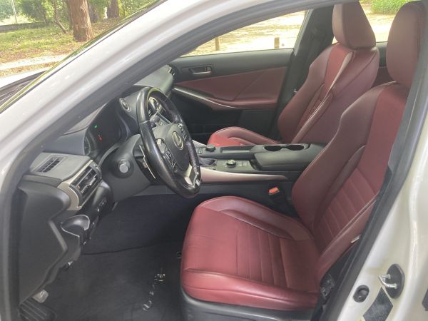 LEXUS IS 300h F Sport