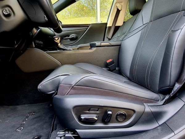 LEXUS ES ES 300h Executive +