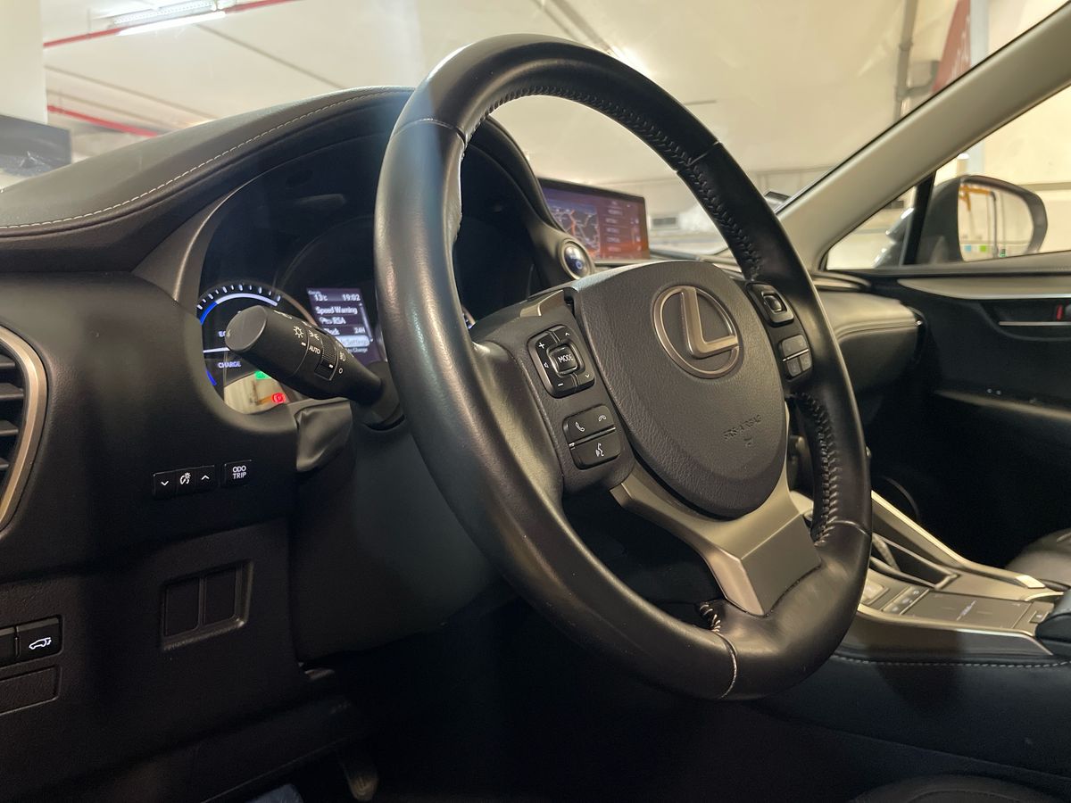 LEXUS NX 300H NX 300h Executive +