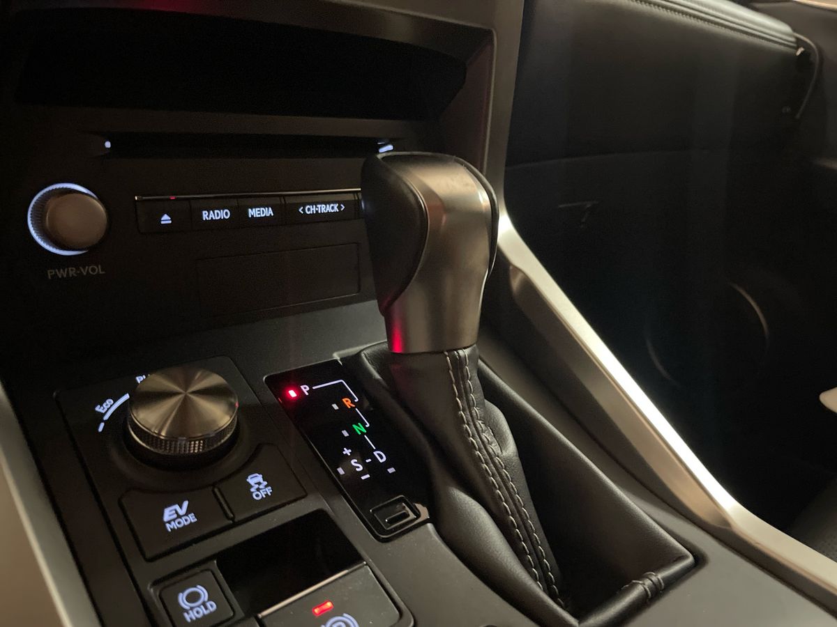 LEXUS NX 300H NX 300h Executive +