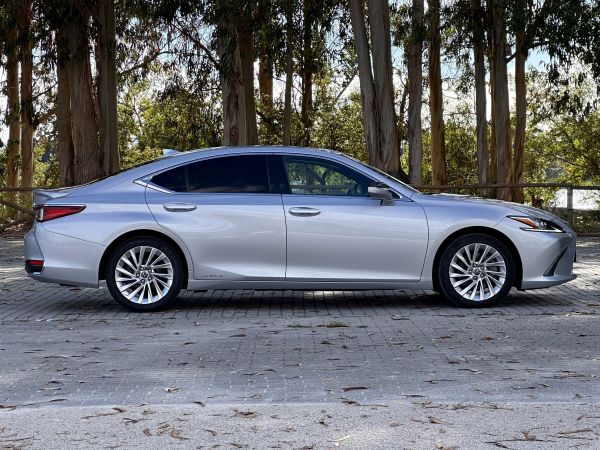 LEXUS ES 300H ES 300h Executive +