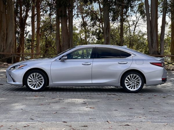 LEXUS ES 300H ES 300h Executive +