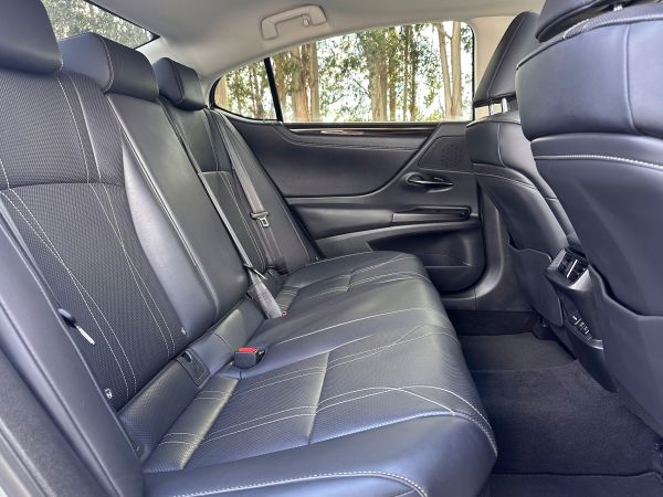 LEXUS ES 300H ES 300h Executive +