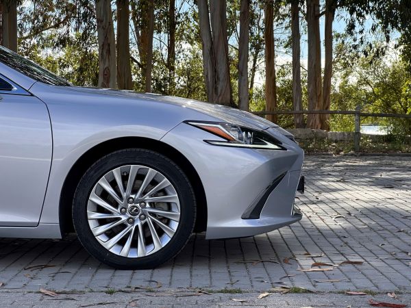 LEXUS ES 300H ES 300h Executive +