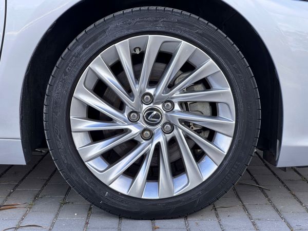 LEXUS ES 300H ES 300h Executive +