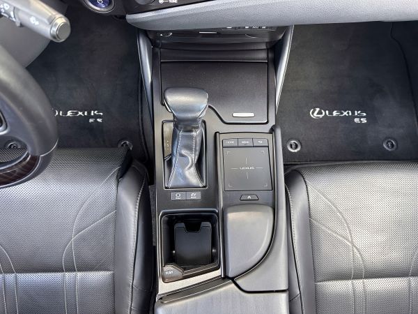 LEXUS ES 300H ES 300h Executive +