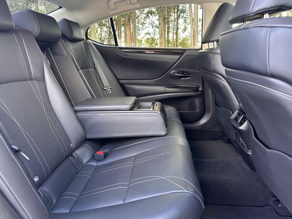 LEXUS ES 300H ES 300h Executive +