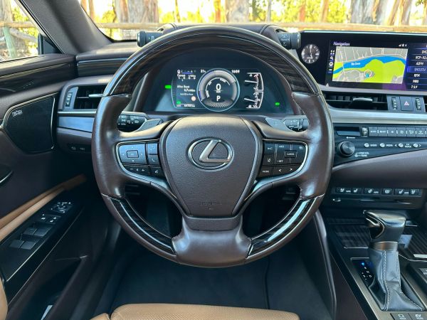 LEXUS ES ES 300h Luxury