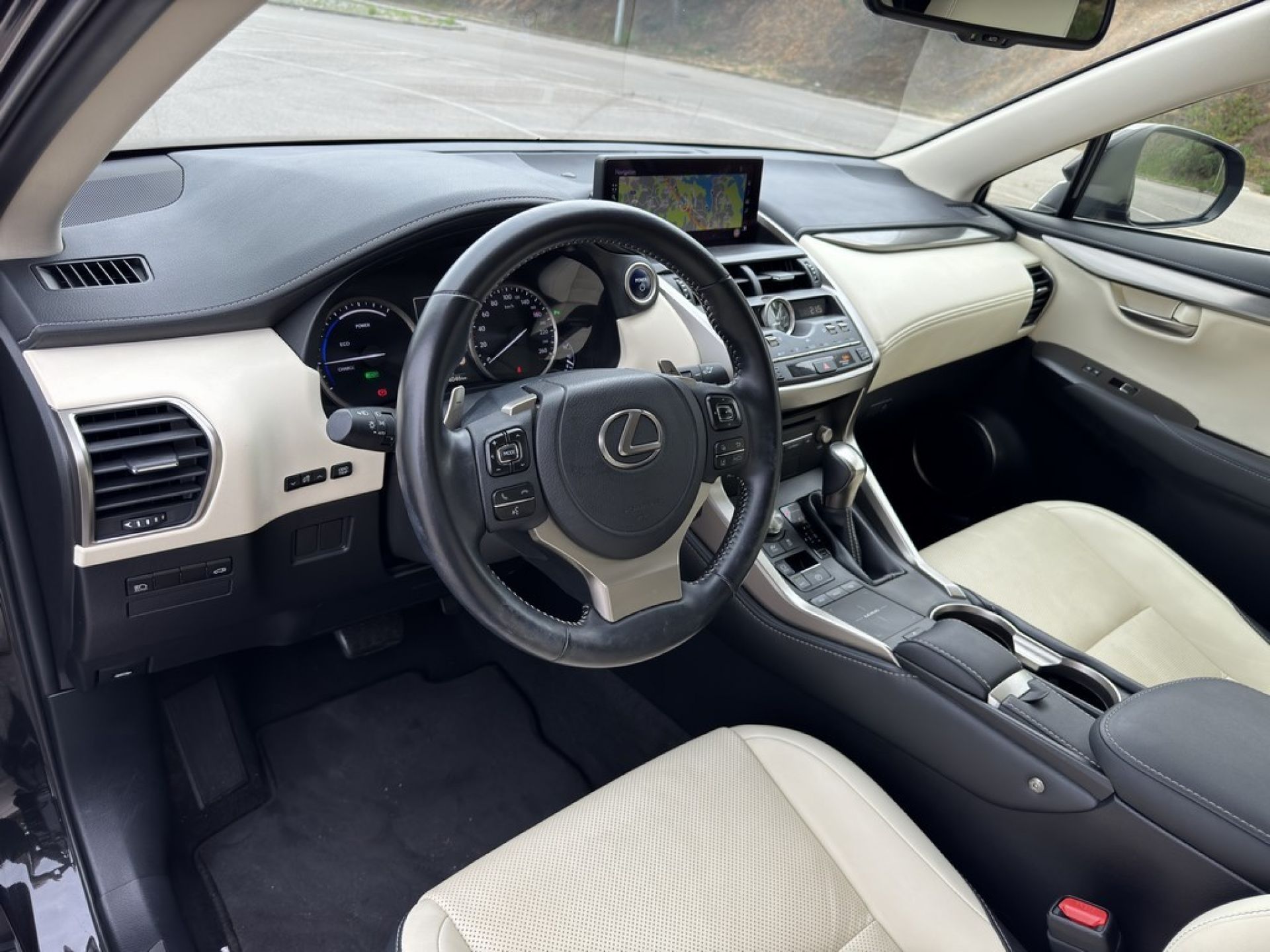 LEXUS NX 300H NX 300h Executive +