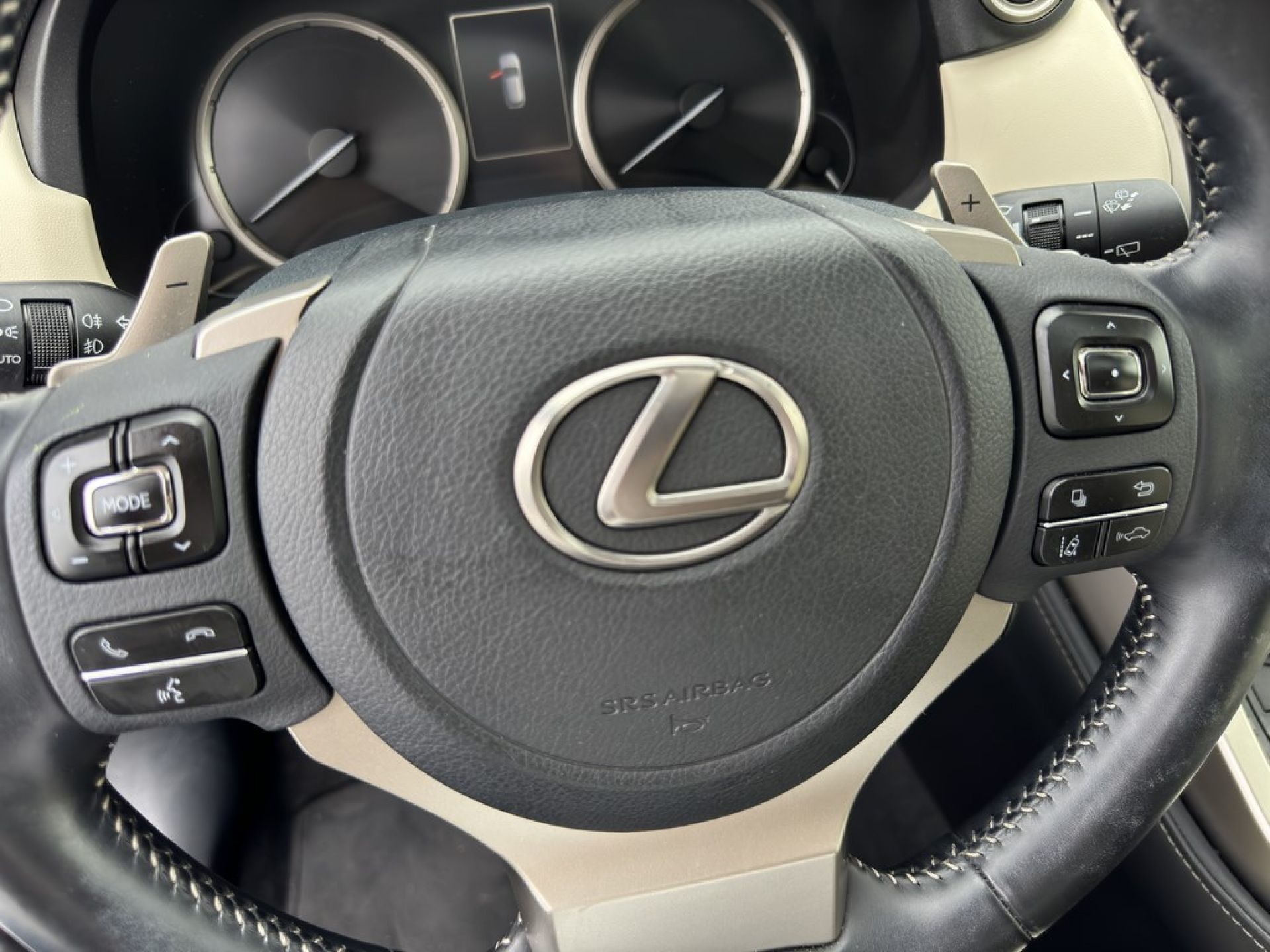 LEXUS NX 300H NX 300h Executive +