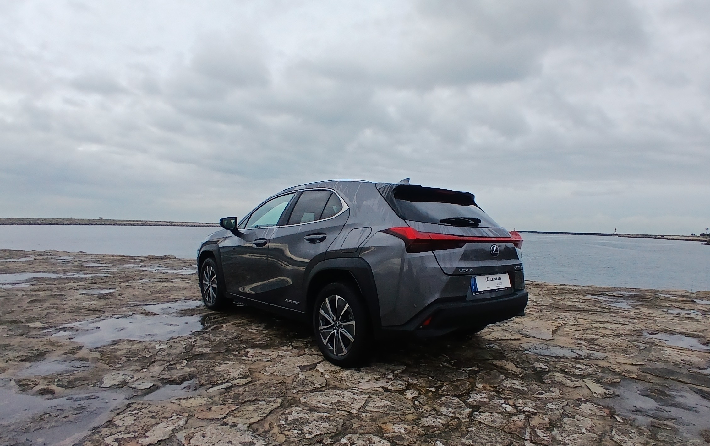 LEXUS UX 300E Luxury