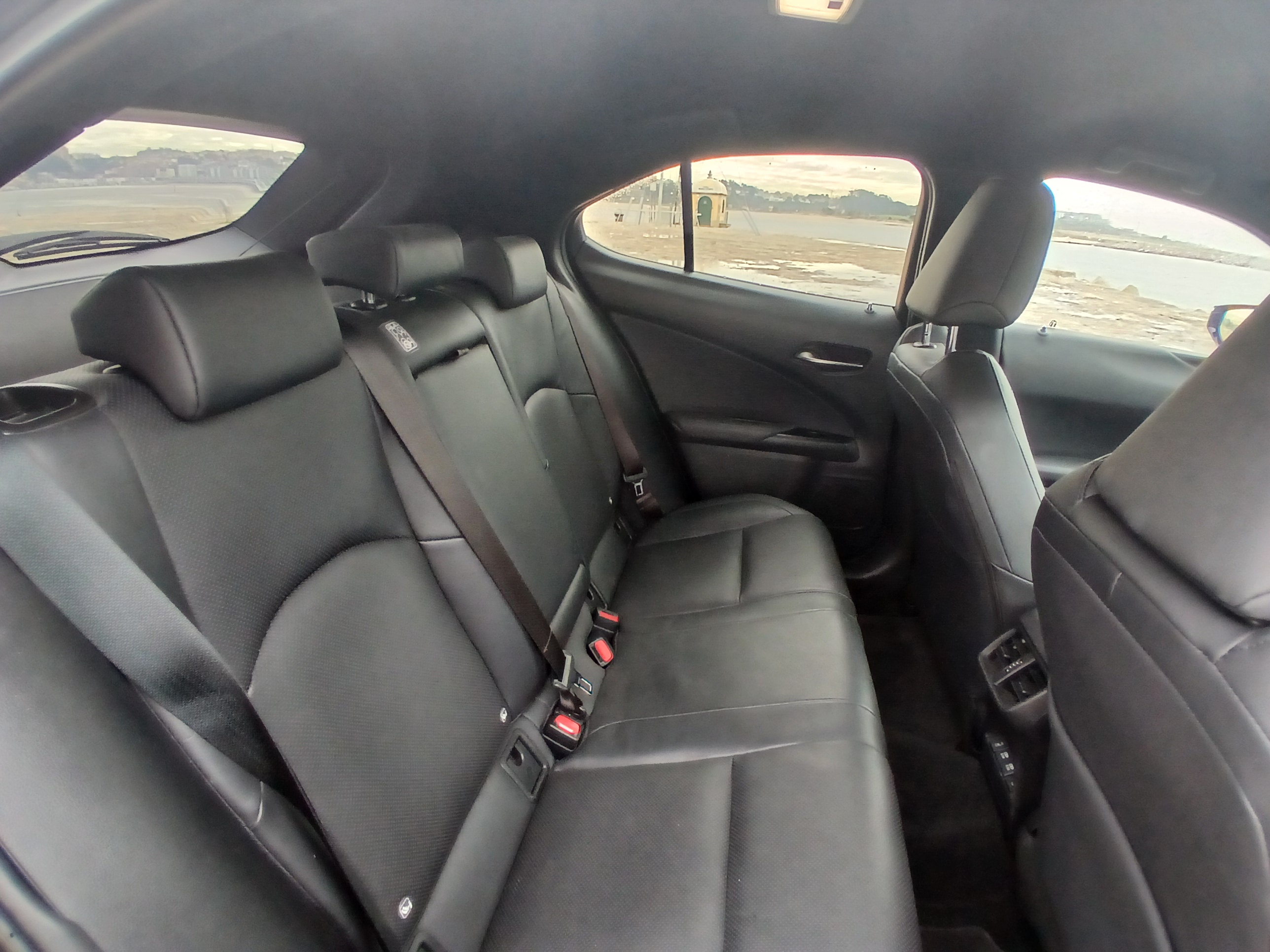 LEXUS UX 300E Luxury