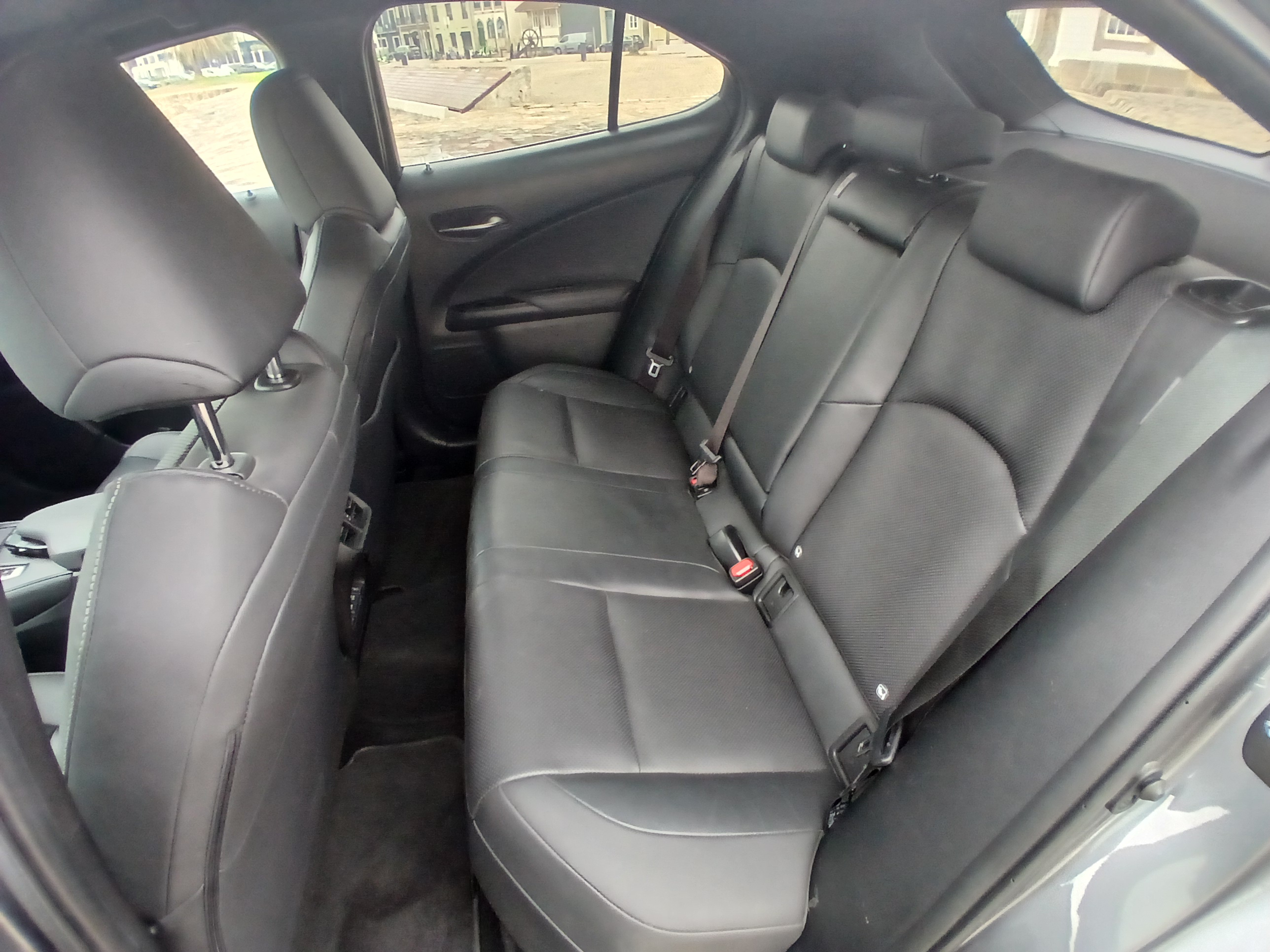 LEXUS UX 300E Luxury