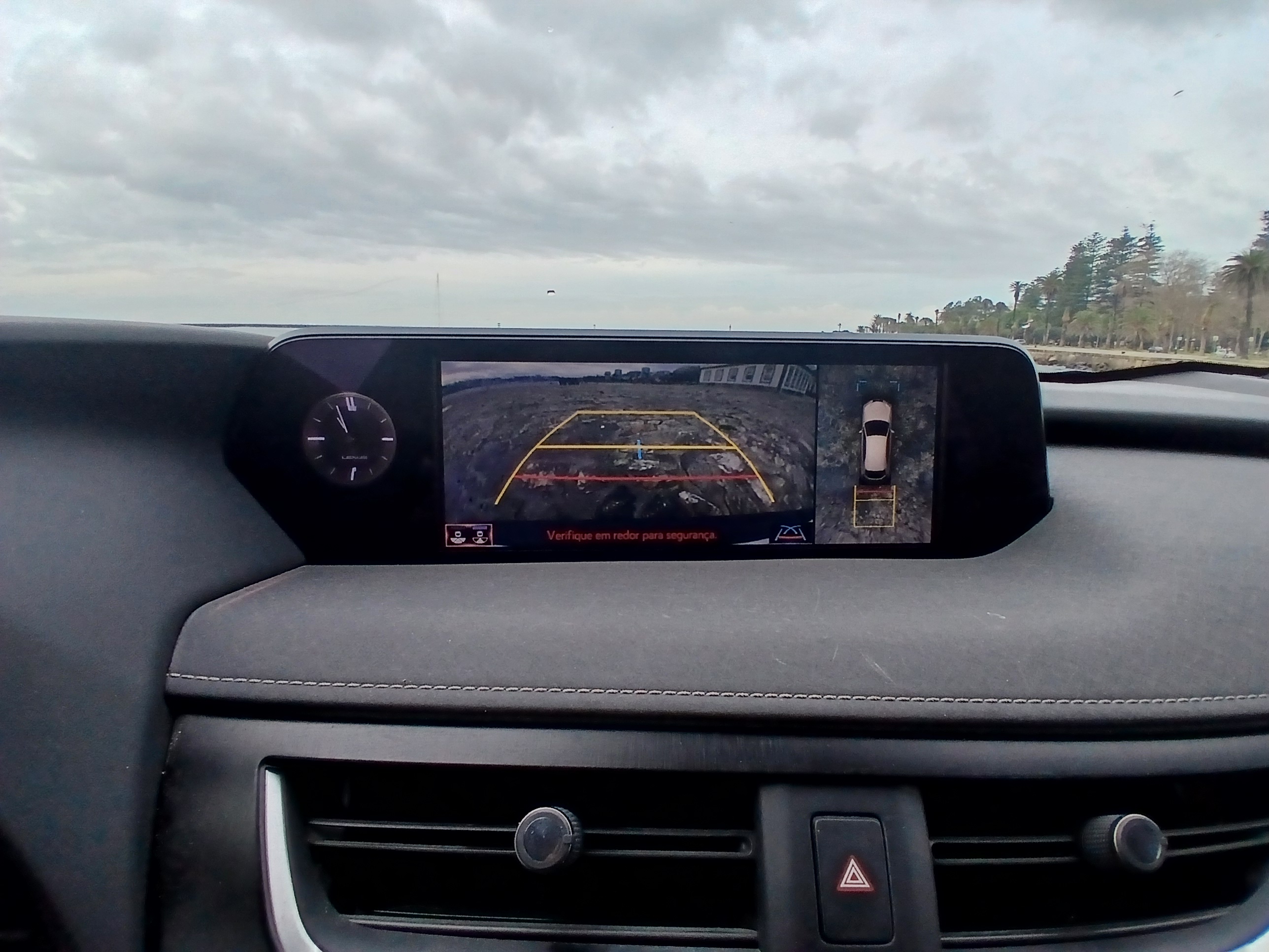 LEXUS UX 300E Luxury