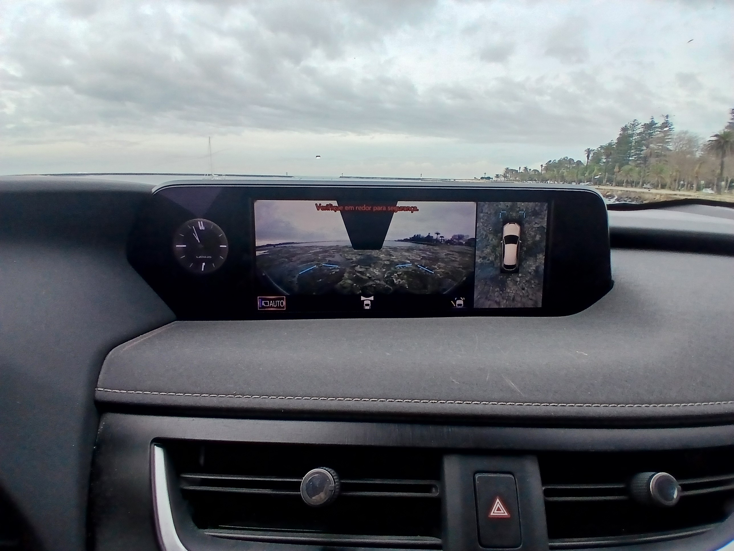 LEXUS UX 300E Luxury