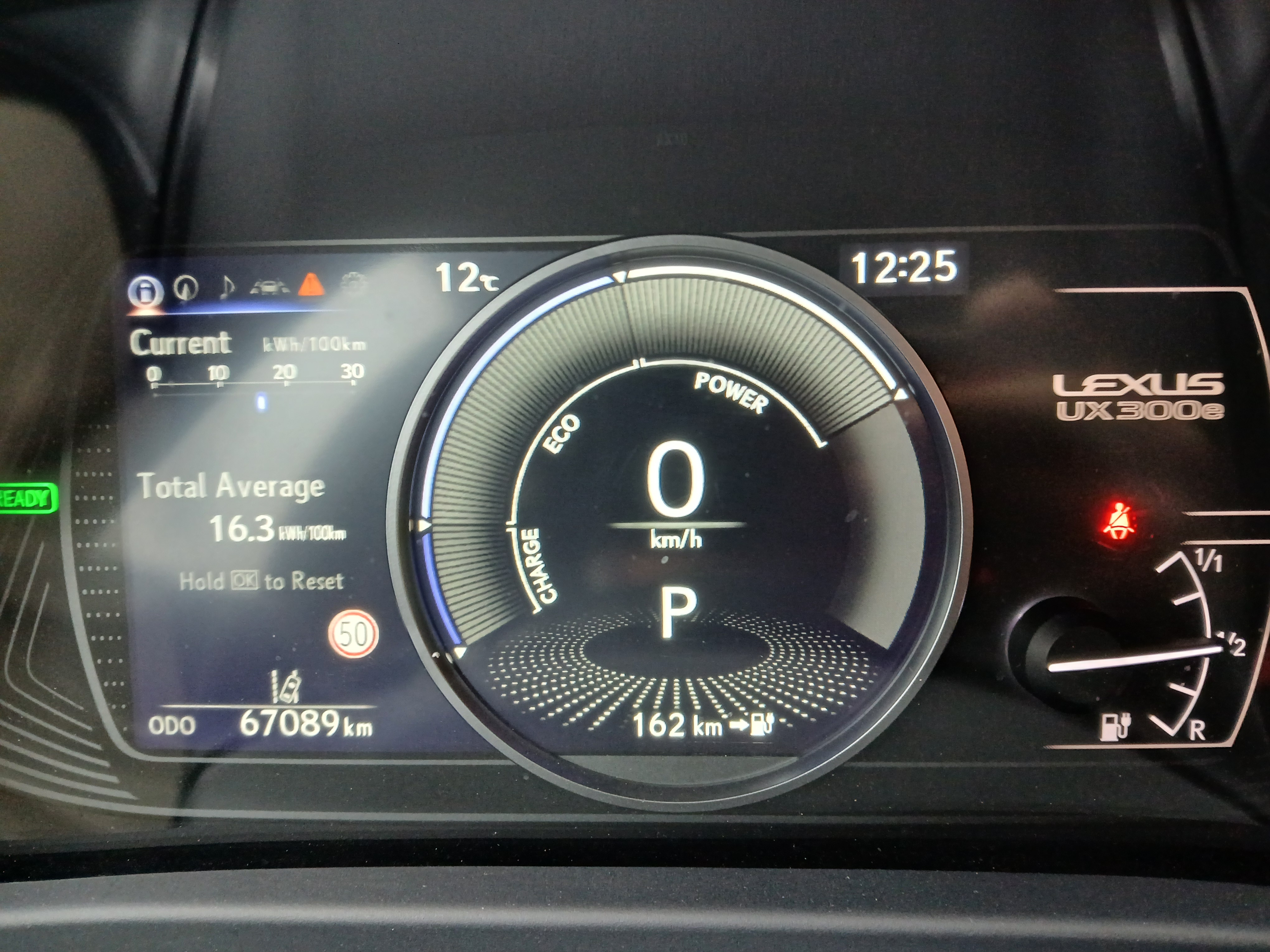 LEXUS UX 300E Luxury