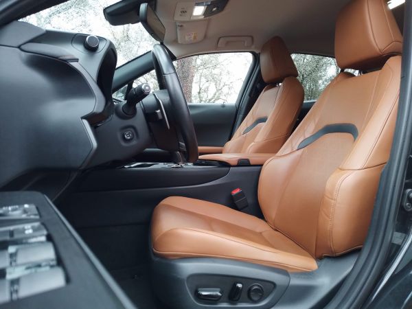 LEXUS UX 300e Luxury