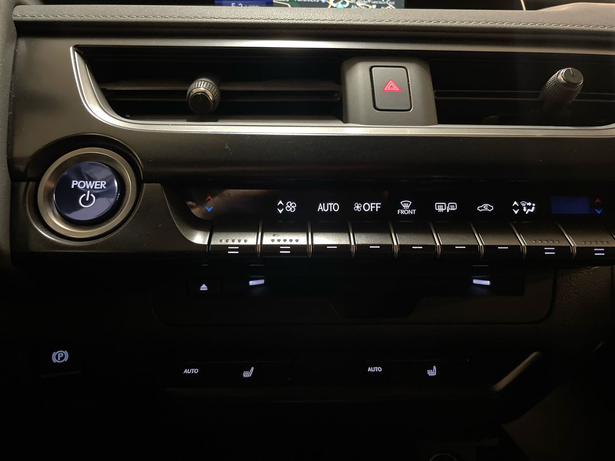 LEXUS UX 250H UX 250h Special Edition