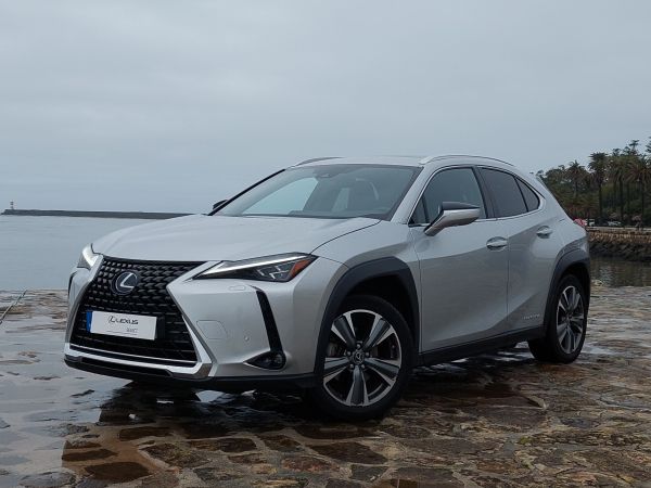 LEXUS UX Luxury +