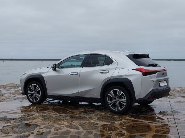 LEXUS UX Luxury +