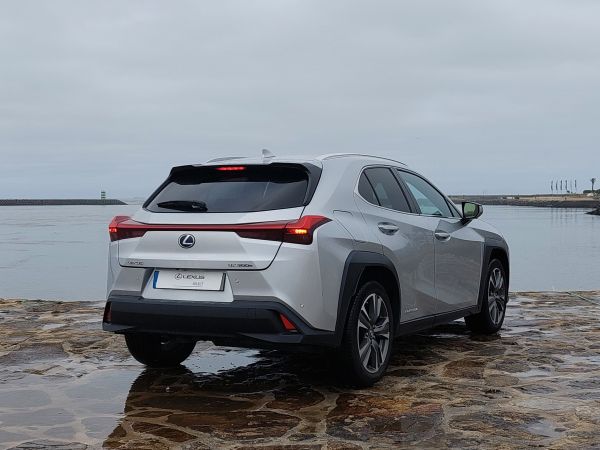 LEXUS UX Luxury +