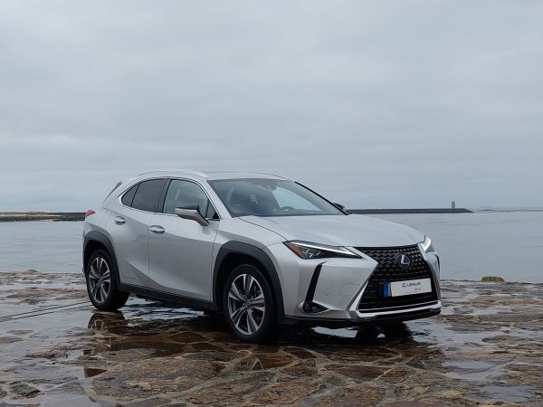 LEXUS UX Luxury +