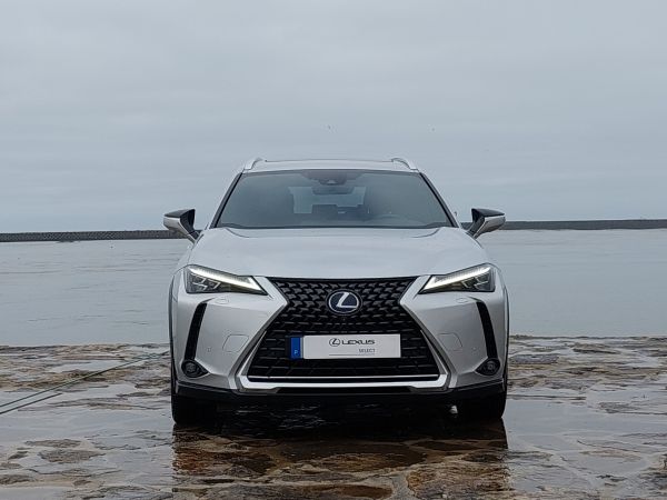 LEXUS UX Luxury +