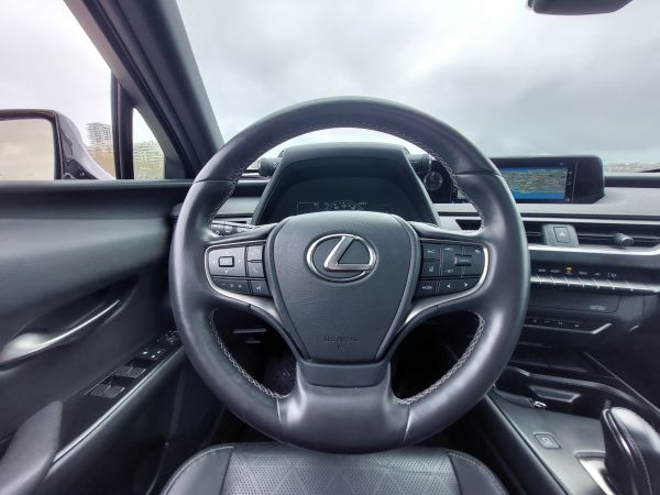 LEXUS UX Luxury +