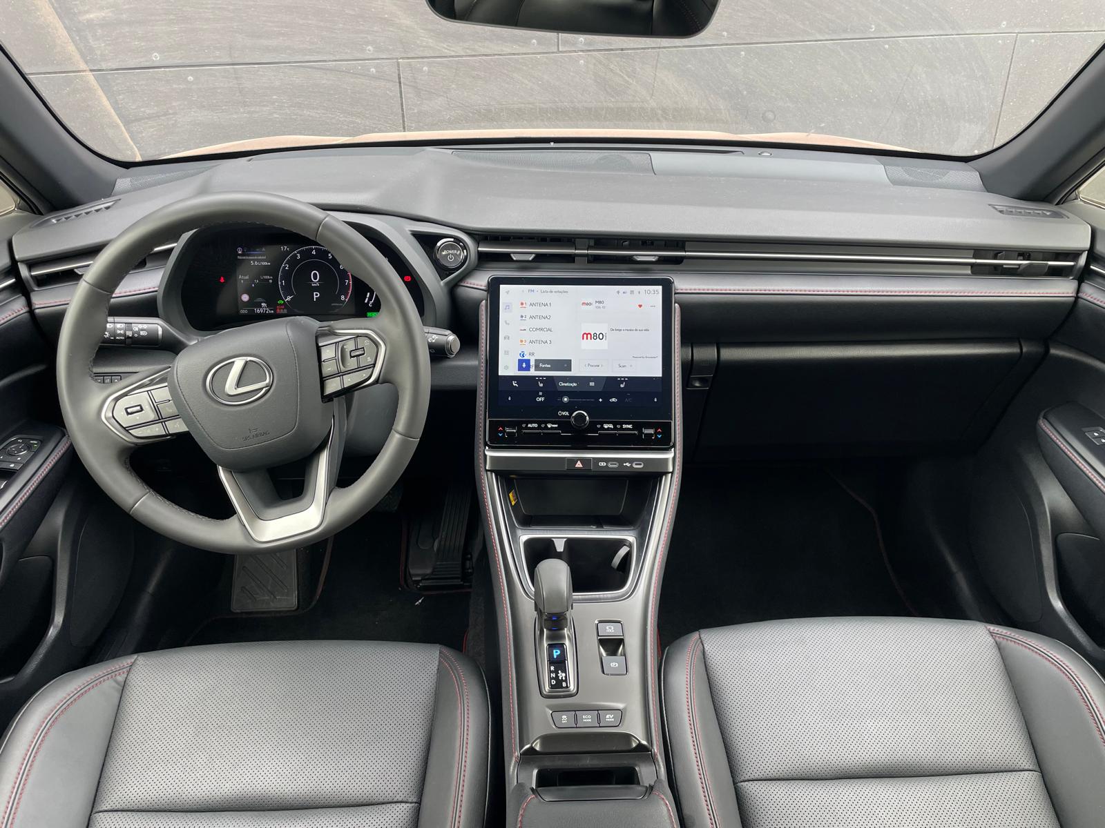 LEXUS LBX ELEGANT