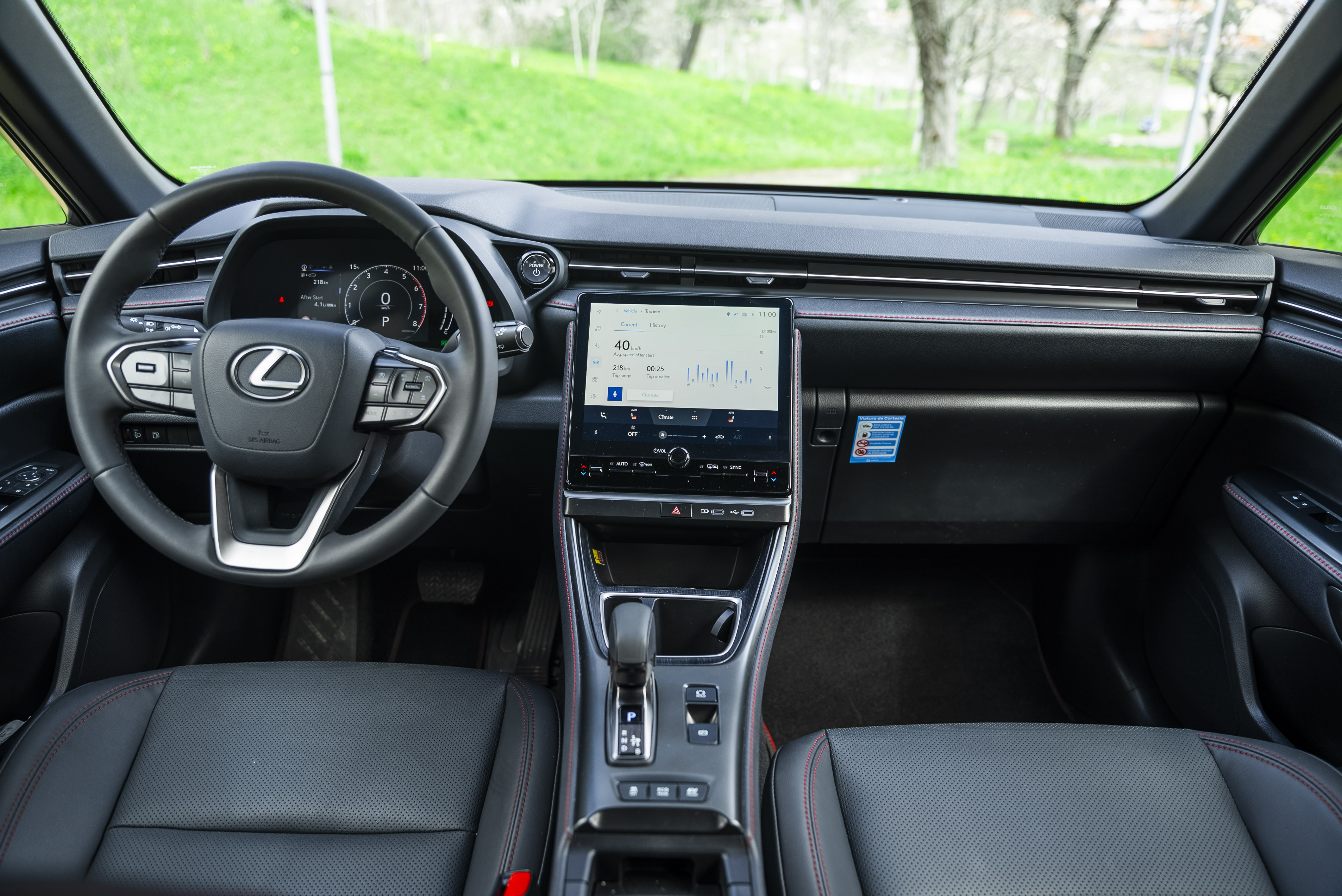 LEXUS LBX ELEGANT