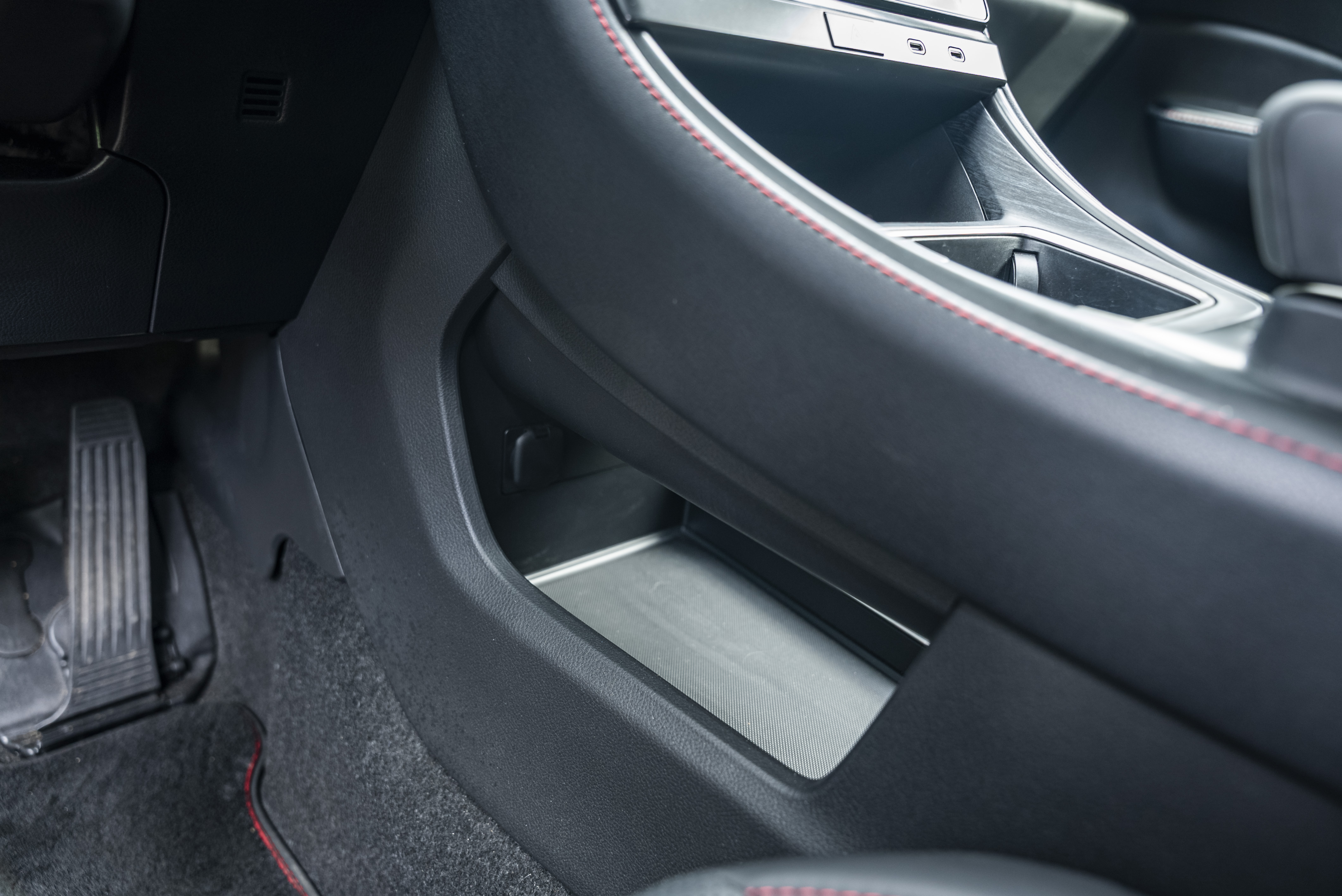 LEXUS LBX ELEGANT