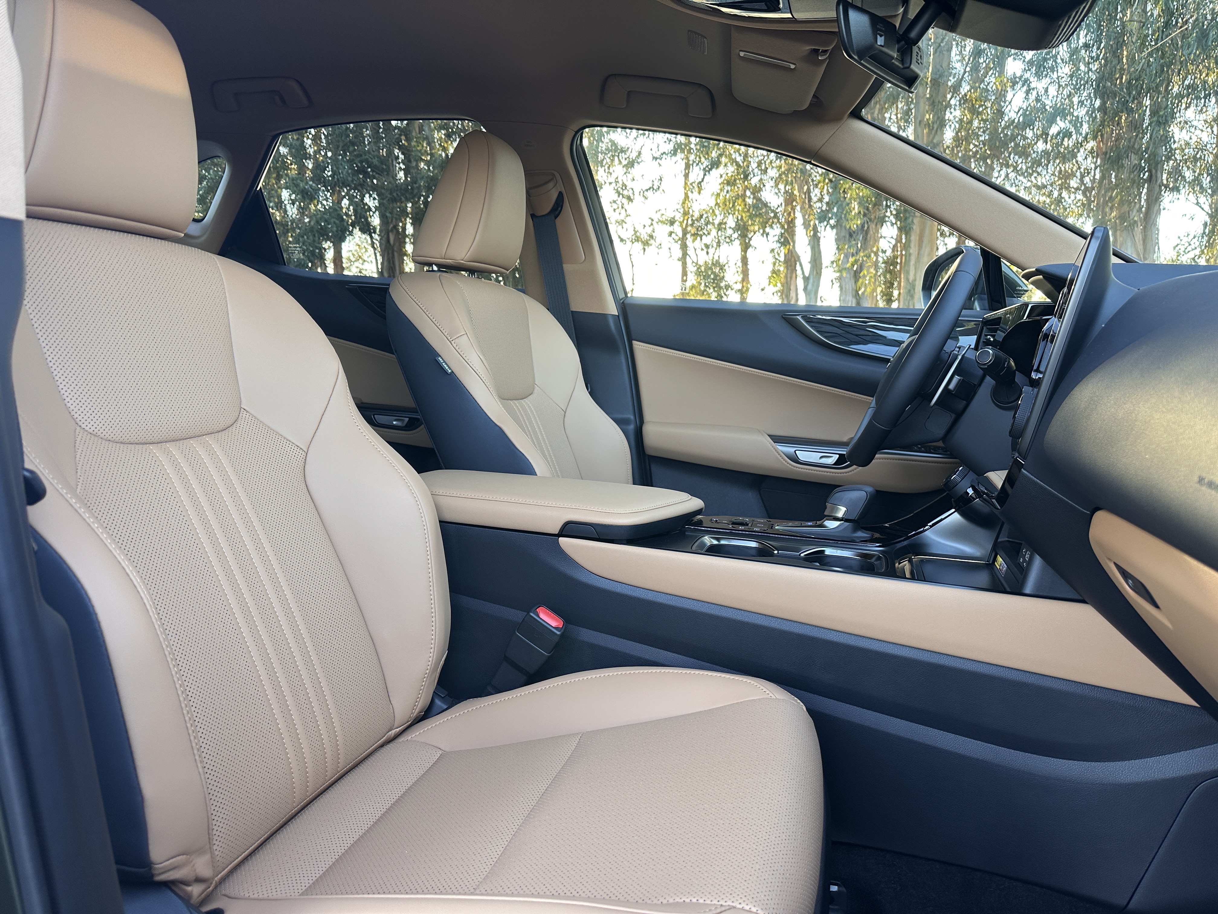 LEXUS NX 21-24 NX 450h+ Executive