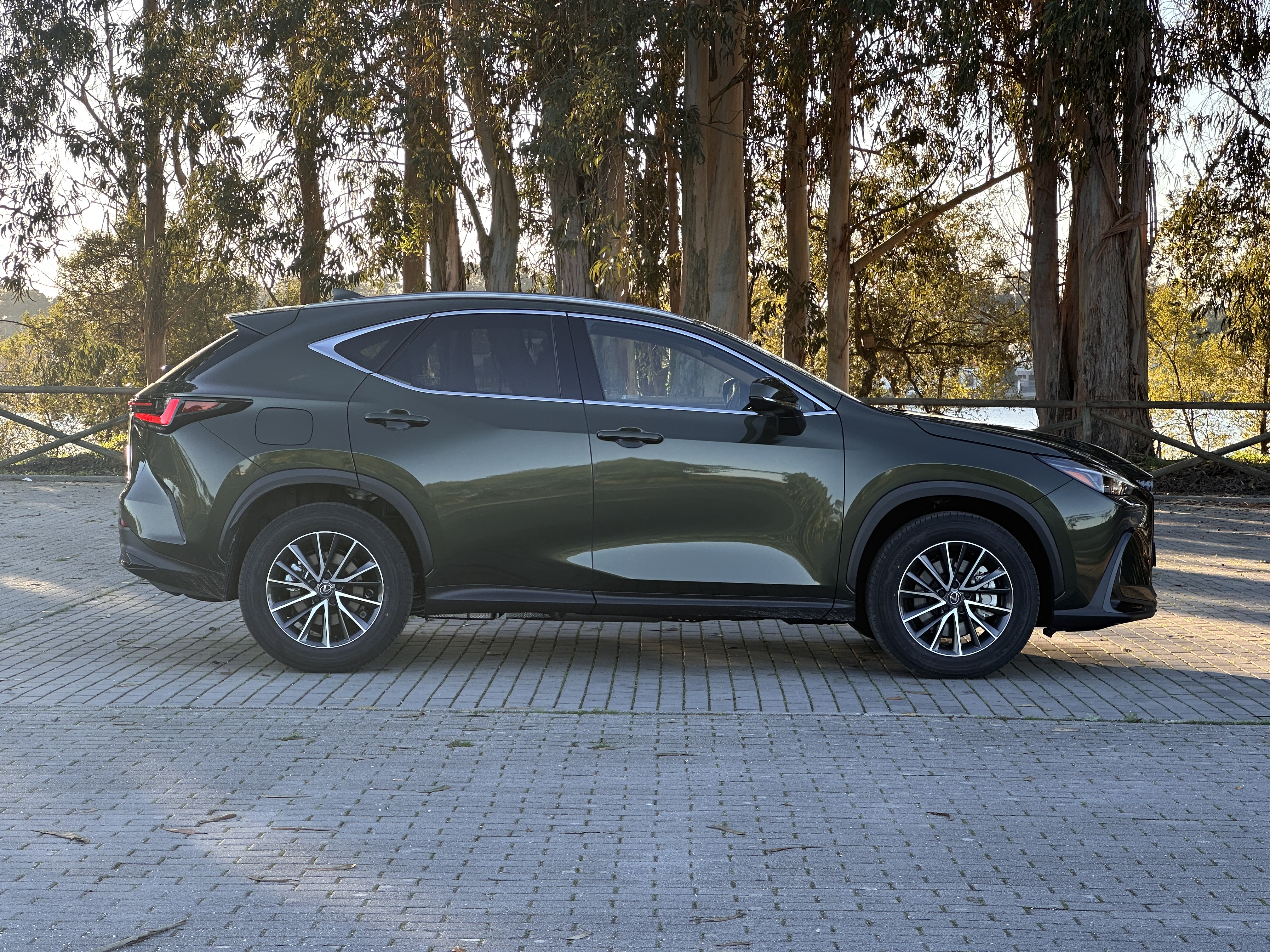 LEXUS NX 21-24 NX 450h+ Executive