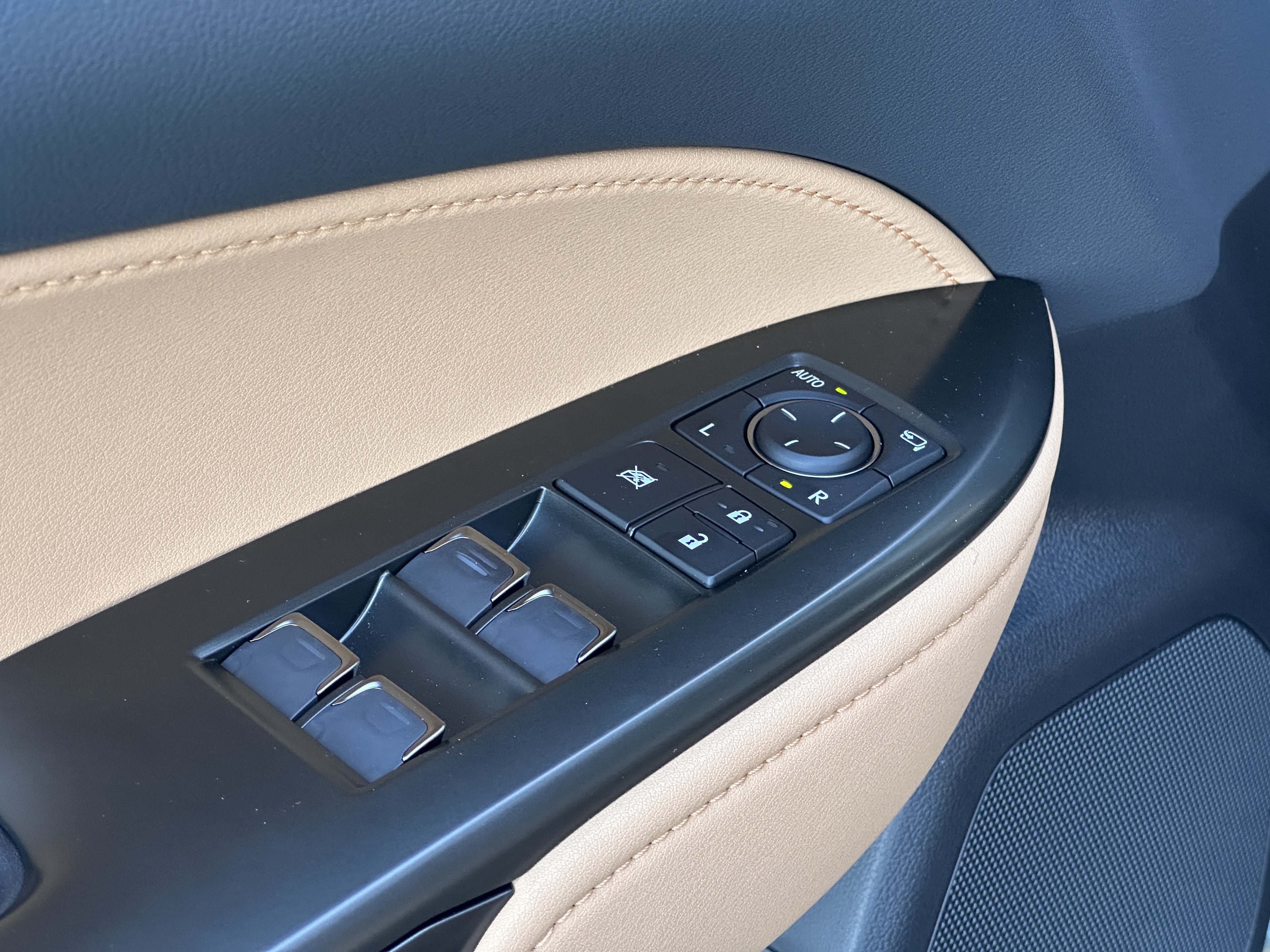 LEXUS NX 21-24 NX 450h+ Executive