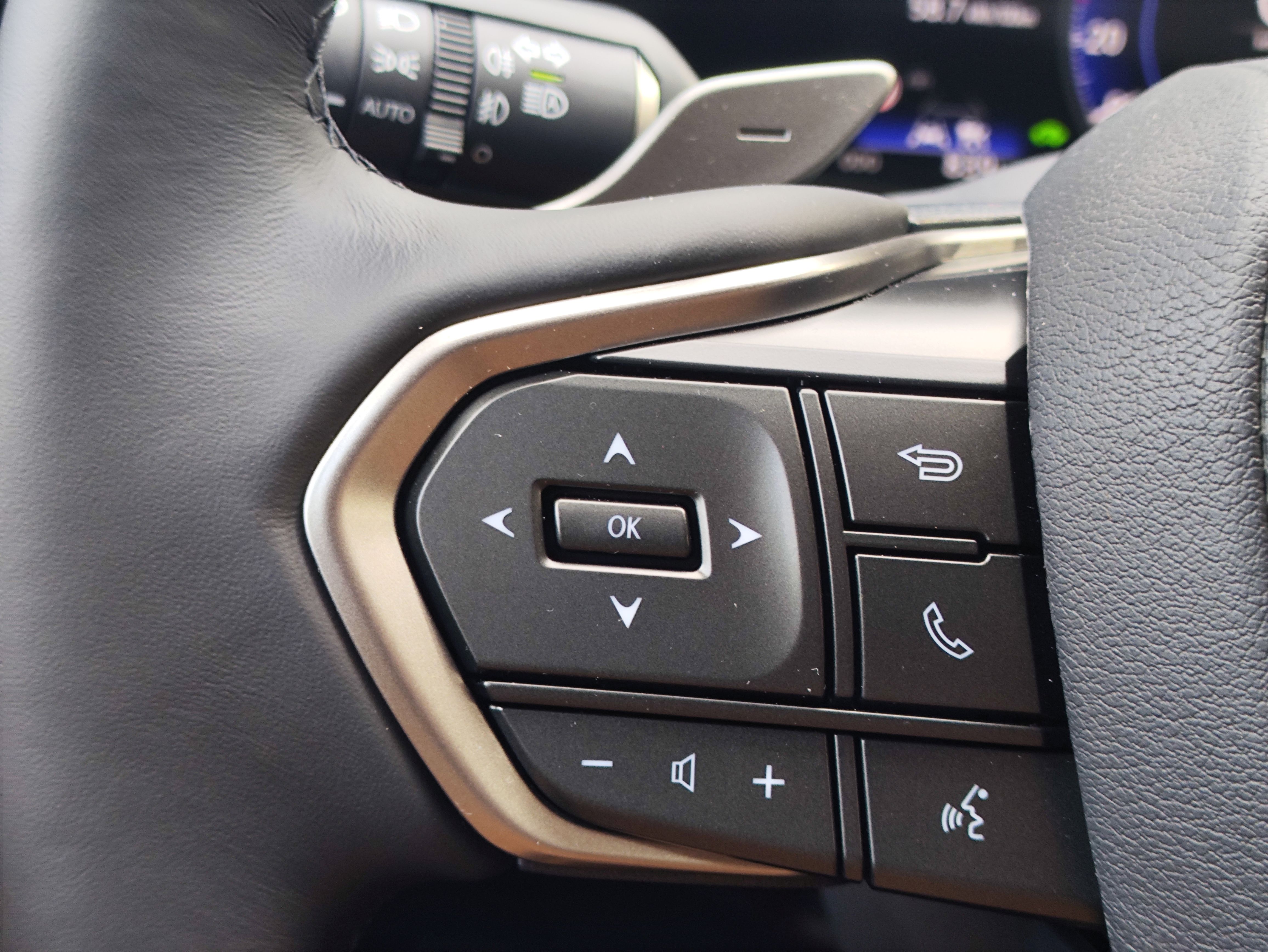 LEXUS NX 21-24 NX 450h+ Executive