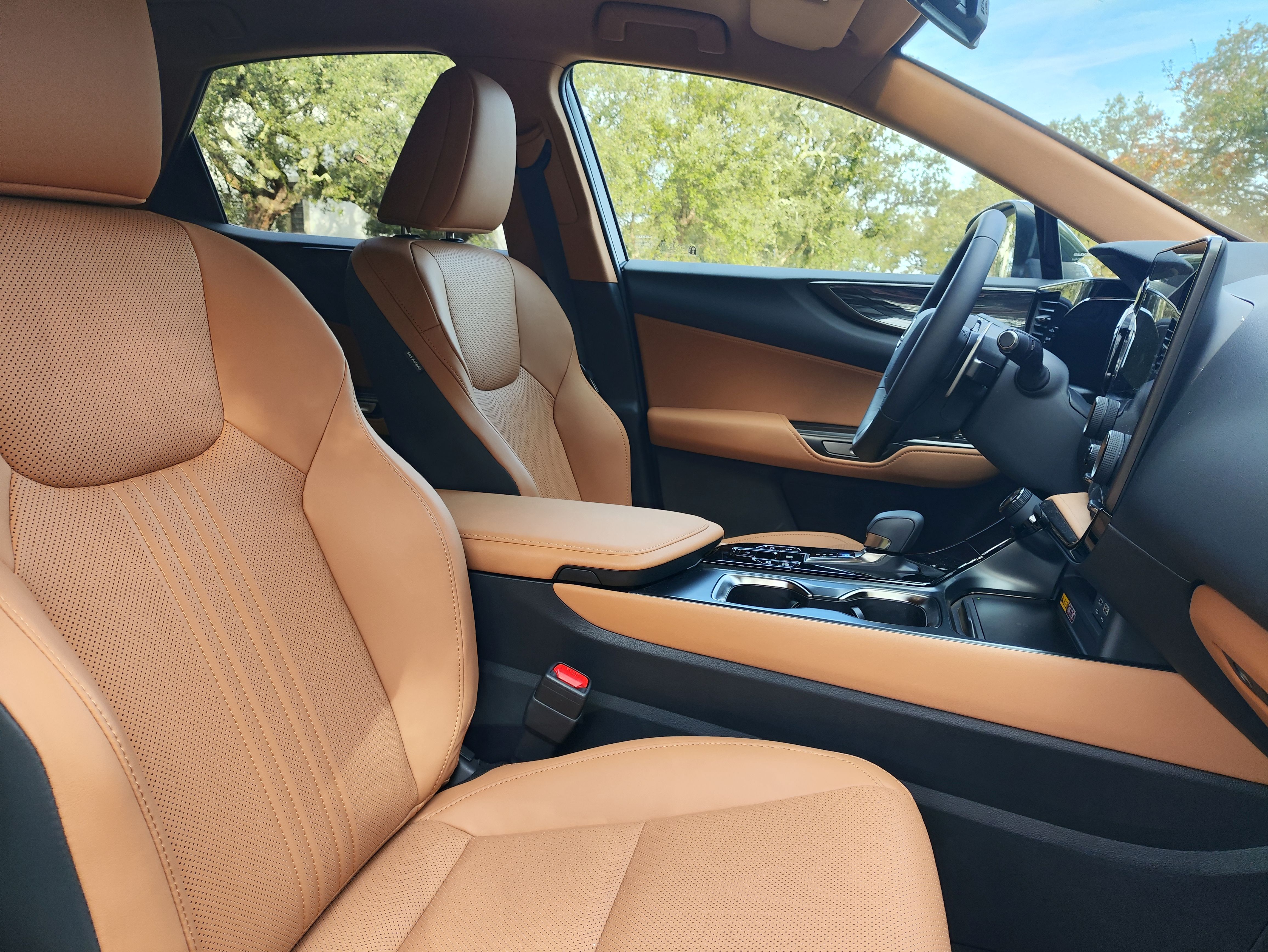 LEXUS NX 21-24 NX 450h+ Executive