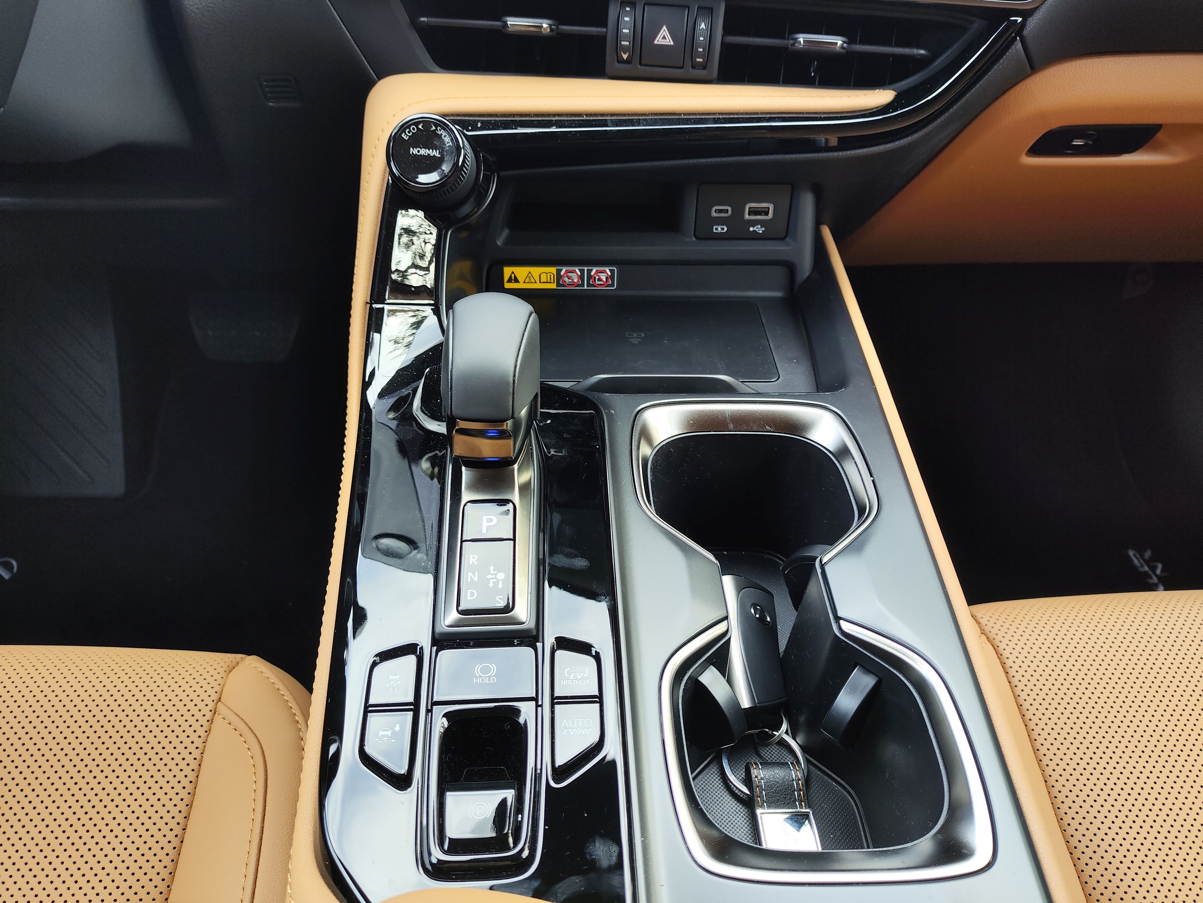 LEXUS NX 21-24 NX 450h+ Executive