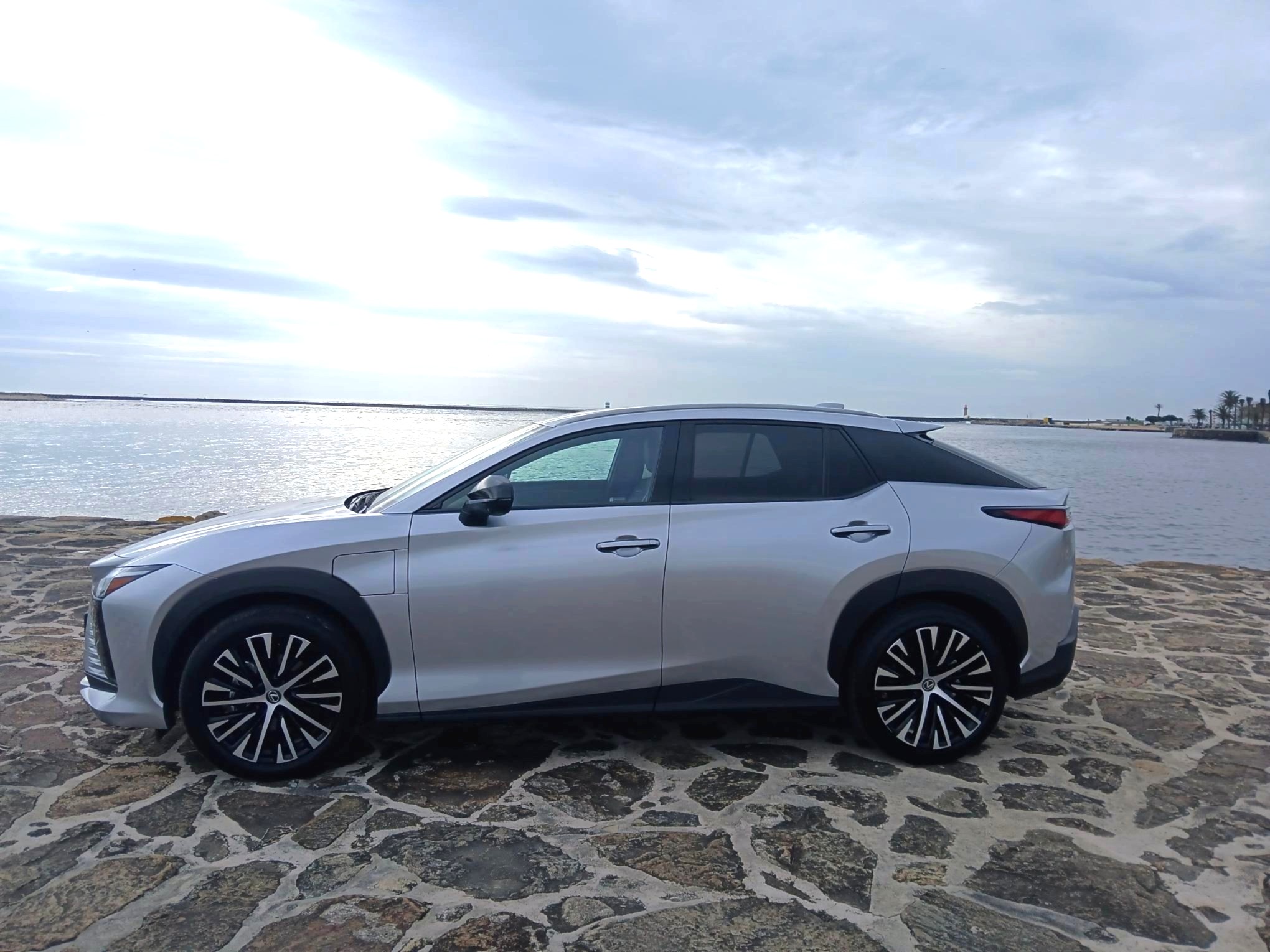 LEXUS RZ 450E RZ 450e Premium + Mala El�trica (Monotone)