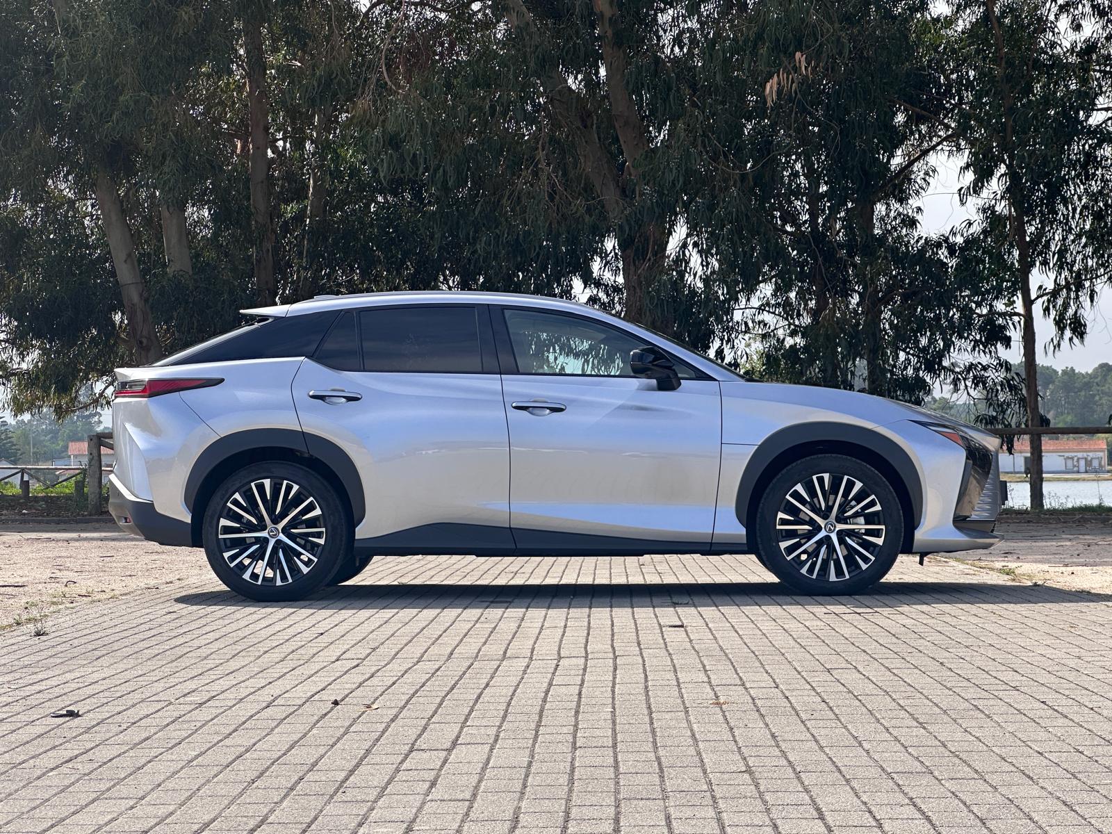 LEXUS RZ 300E RZ 300e Premium