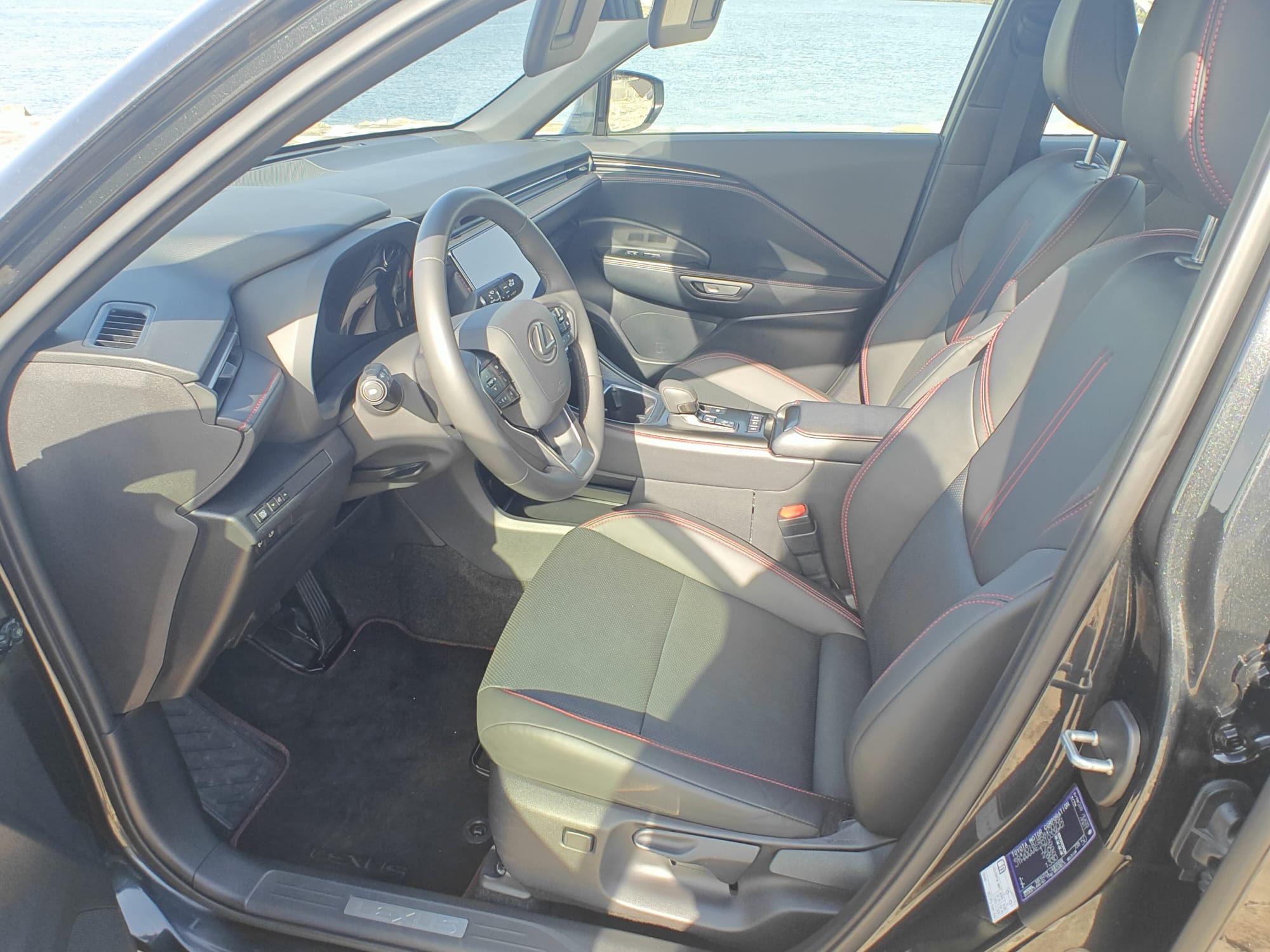 LEXUS LBX ELEGANT