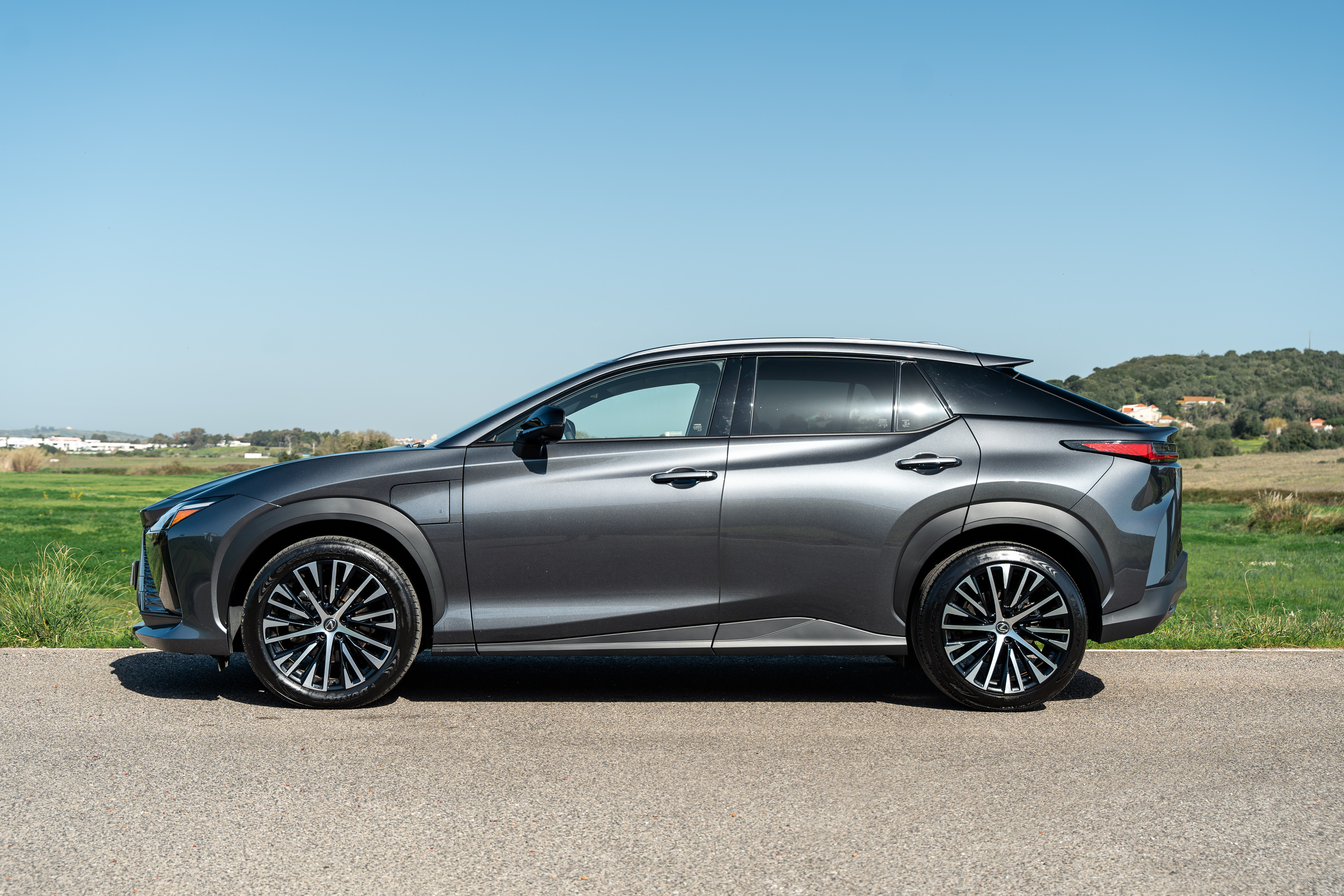 LEXUS RZ 300E RZ 300e Premium